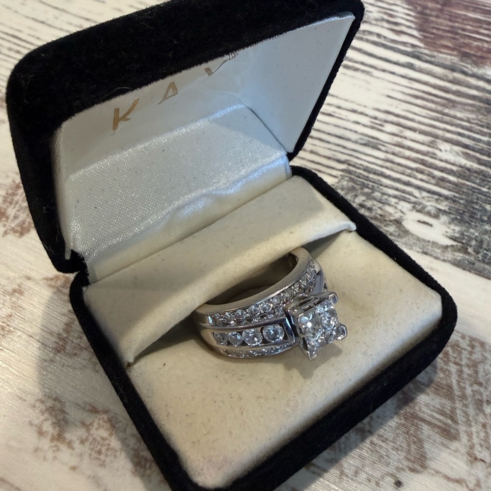 Diamond Cluster Wide Band Ring - 14 K White Gold - Picture 6 of 16